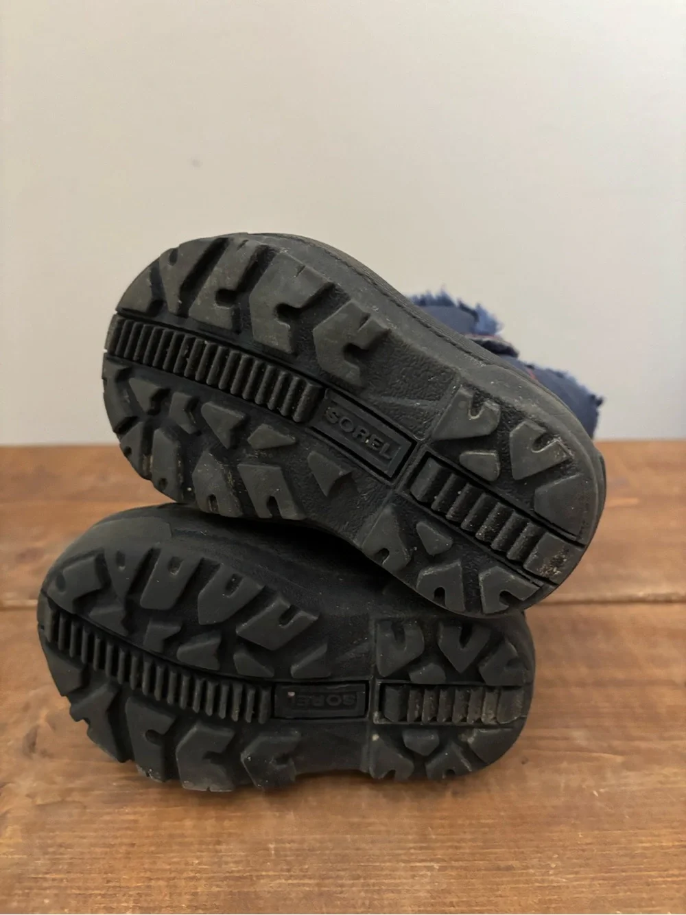 Sorel Snow Commander Kids' Navy and Red Winter Boots Size 5